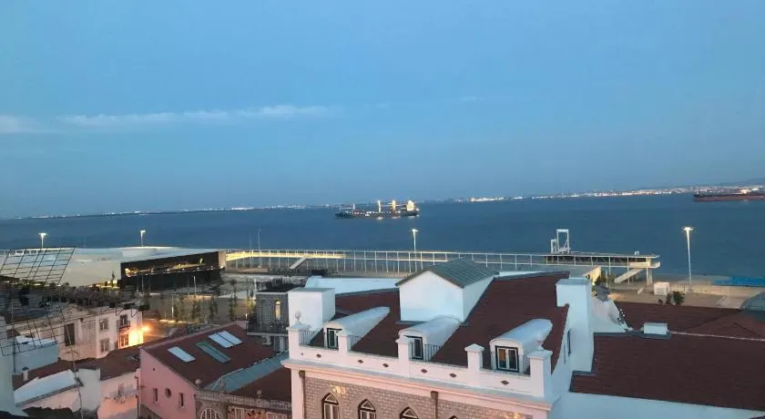 Alfama Guest House - Image 1