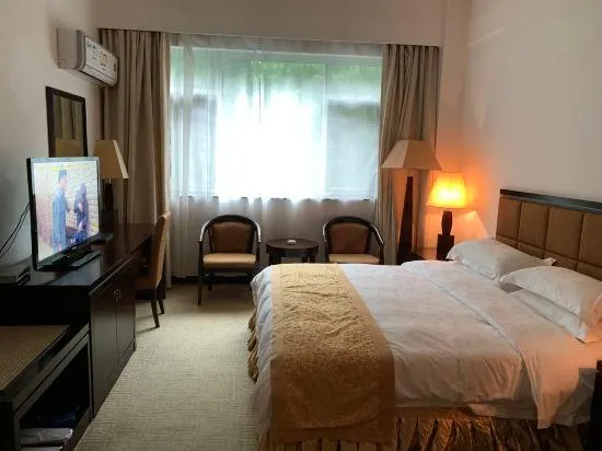 Changcheng Hotel - Image 1