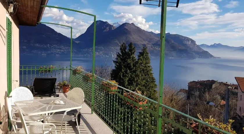 Apartamento independiente Casa Belvedere con terraza con vistas al lago y conexión WiFi gratuita - Image 1