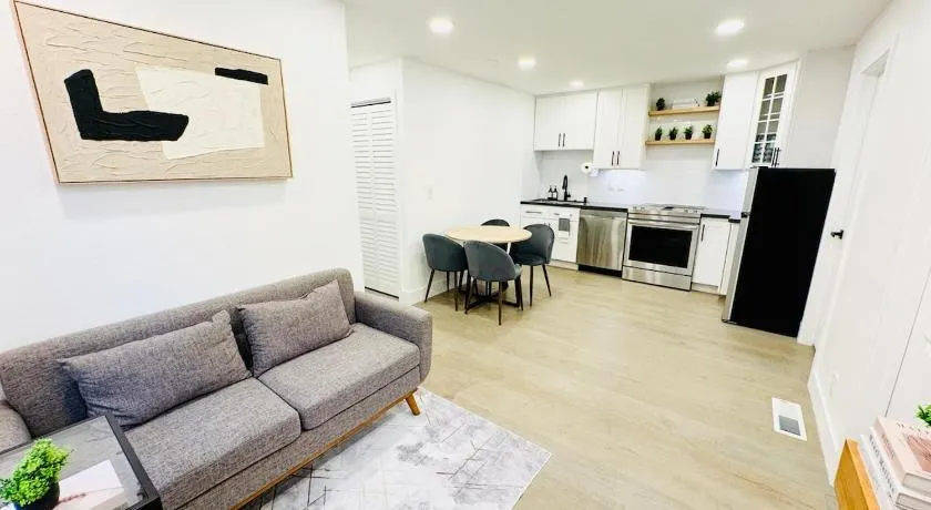 Modern 2BR Guest Suite with Kitchen, Free Parking, Fire Pit - 10 mins to SJC - Image 1