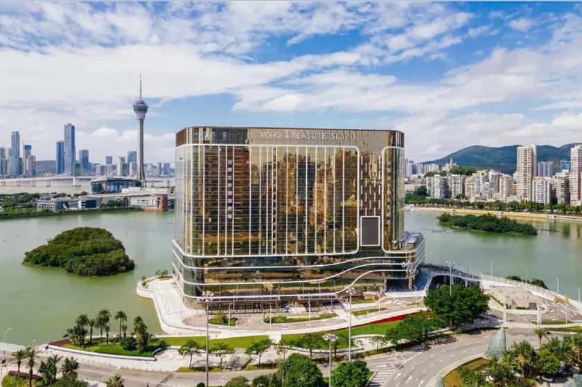 YOHO Resorts World Hotel - Image 1