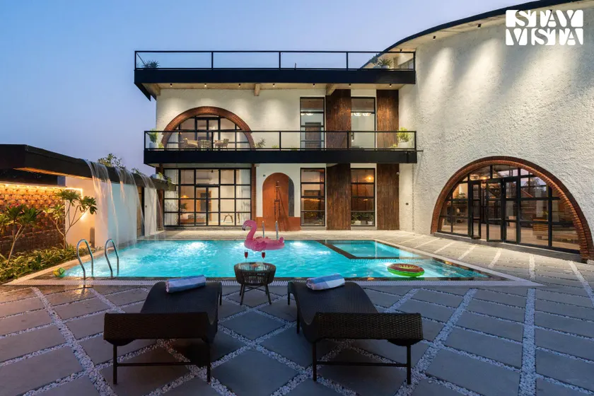 StayVista's Whispering Arc - 4BHK Pet-Friendly Villa with Jacuzzi - Image 1