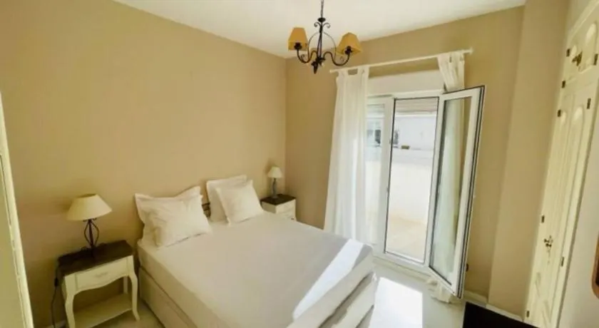 Apart Milla de Oro Marbella - Image 1