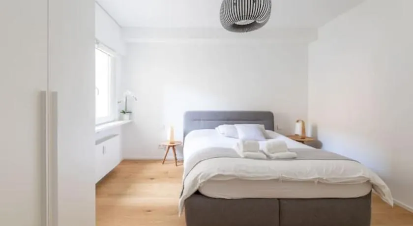 Wonderful Two Bedroom Apartment at Limpertsberg with Parking, near Tram - Image 1