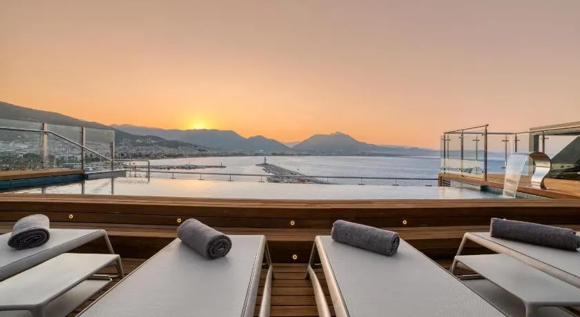 Numa Port Hotel - Image 1