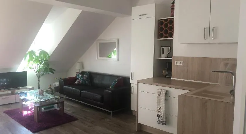 Old Bridge View Apartment - Image 1
