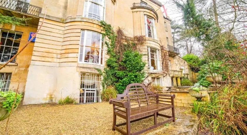 Georgian Hotel - Image 1