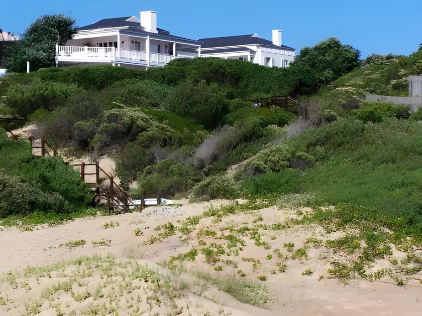 Southern Cross Beach House - Image 1