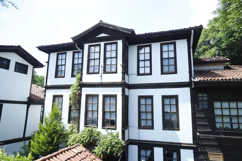 TOPRAKÇILAR KONAĞI - Image 1