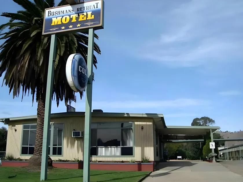 Bushmans Motor Inn - Image 1