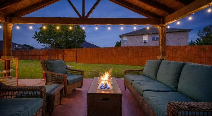 Spacious 4BR Family Home, Near AT&T, Big Backyard, Games and BBQ - Image 1