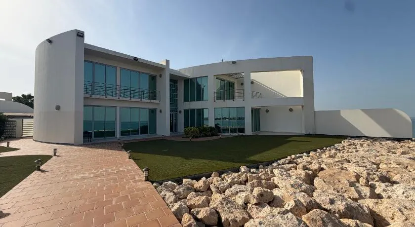 Elegant 5BR Villa with Private Pool & Private Beach Access Durrat Al Bahrain - Image 1