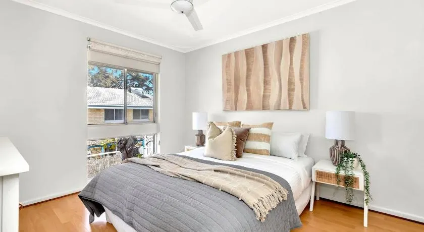 Heart of Henley - A Homey Hideaway by the Beach - Image 1