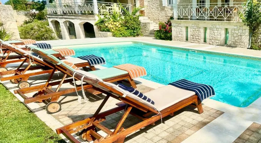 Château de Lafont Suites - Image 1