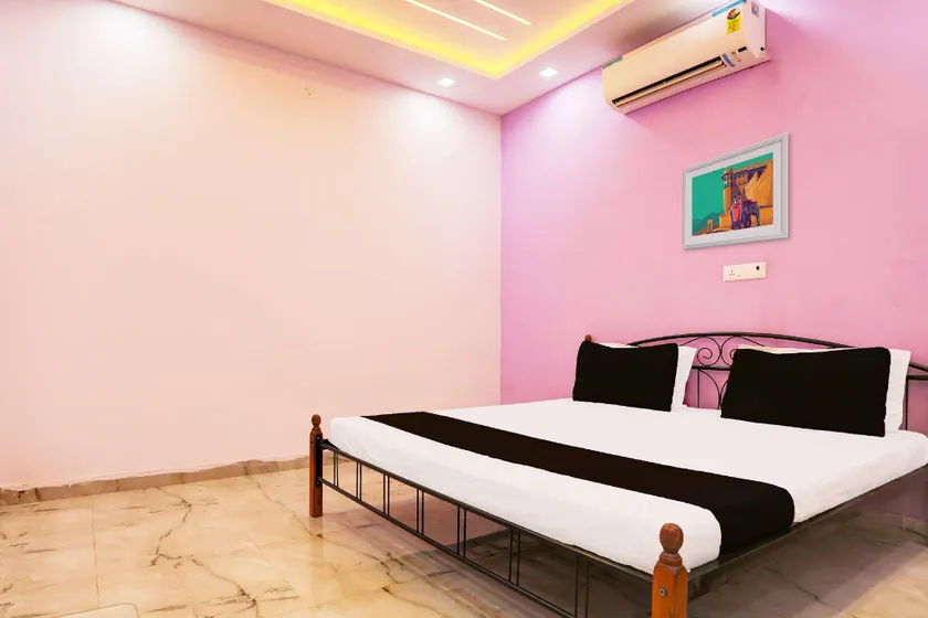 Hotel O RAJENDRA PALACE - Image 1