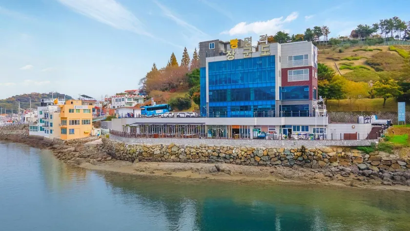 Yeosu Janggun Island Pension - Image 1