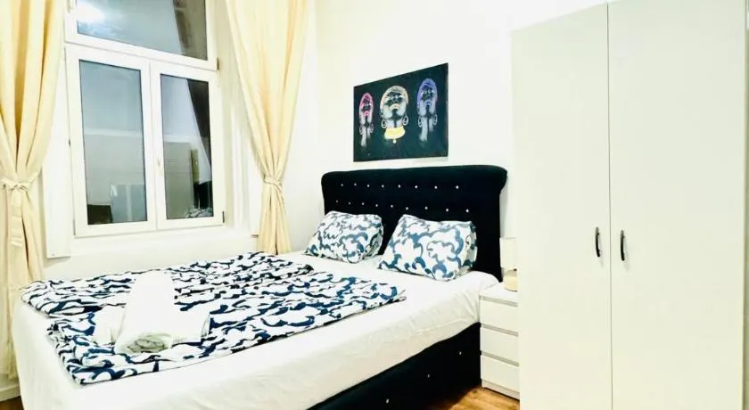Spacious Private Rooms in 5BR Apartment Near Atzgersdorf Station - Image 1