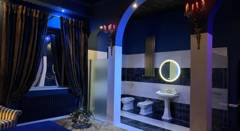 Secret Labelle Époque Hideaway - Image 1