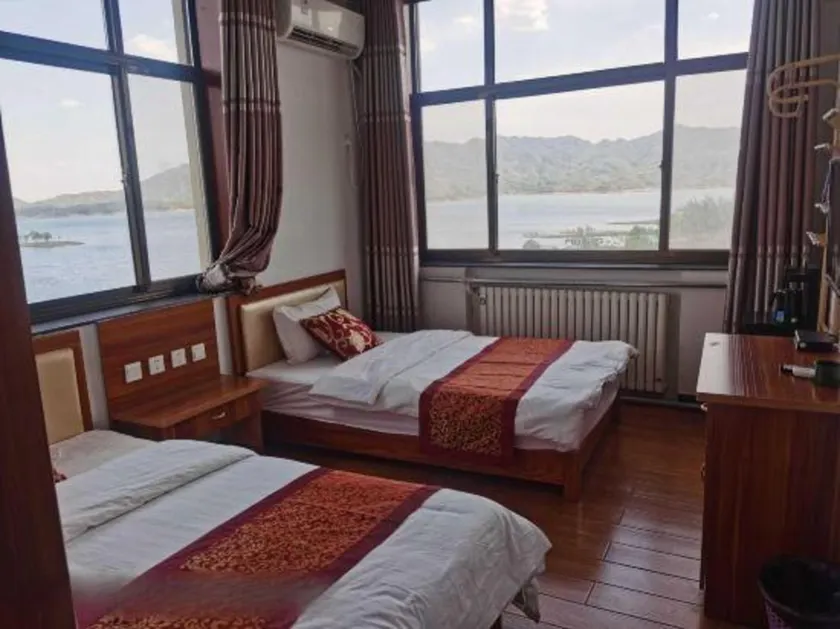 Xibaipo Jinbo Lake Guest House - Image 1