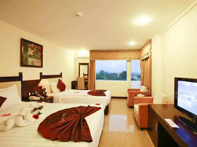 Hue Serene Shining Hotel & Spa - Image 1