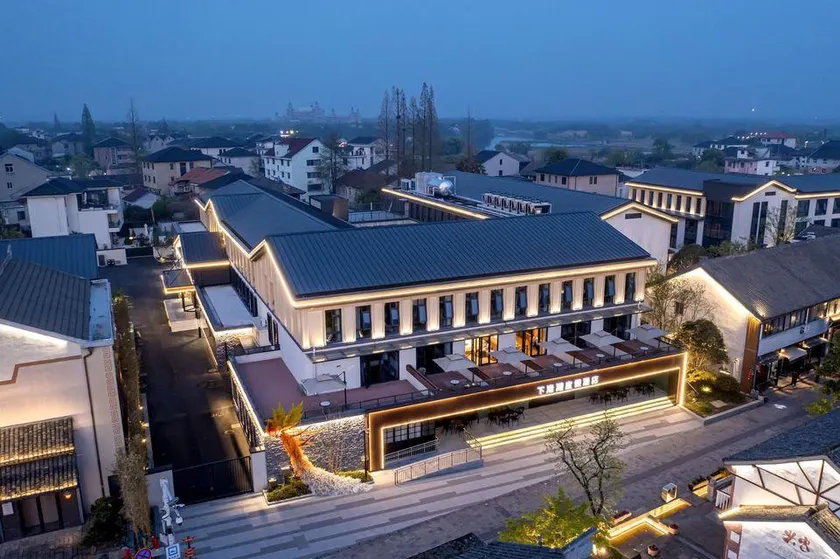 Xiazhu Lake hotel - Image 1