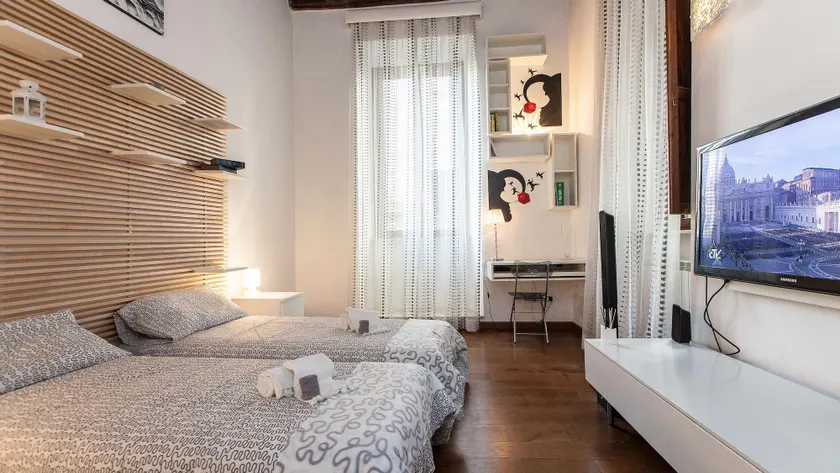 Rental In Rome Pellegrino Luxury - Image 1