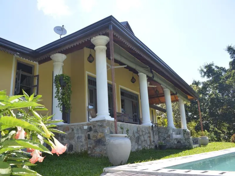Villa Tee Four - Image 1