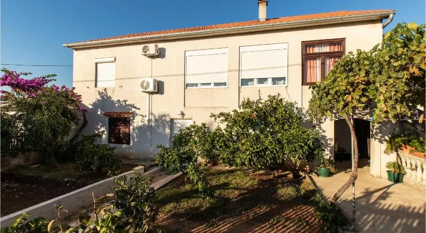 2 Bedroom Lovely Apartment In Donje Rastane - Image 1