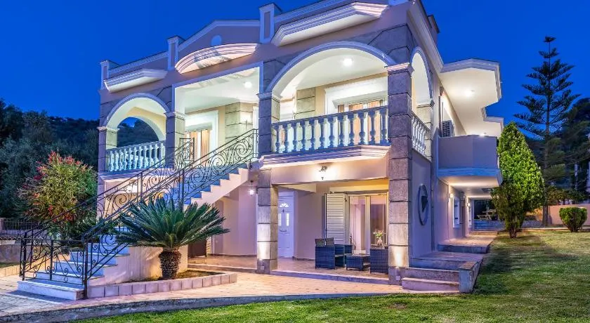 Erato Apartment - Image 1