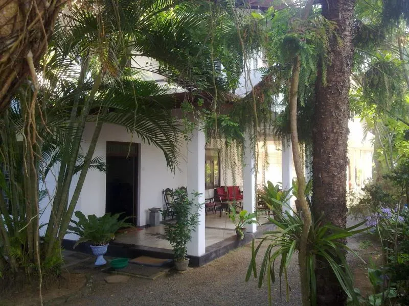 Sea Front Hikkaduwa - Image 1