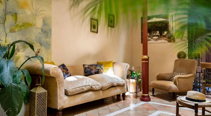 CH Apartments Boutique - Image 1