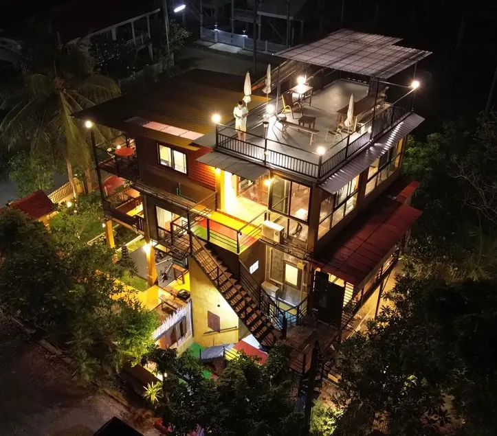 Golden Mango House - Image 1
