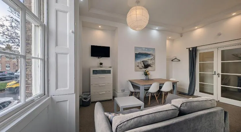 Pass the Keys Coastal 2 - Bedroom Flat in Tynemouth Sleeps 5 - Image 1