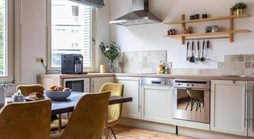 Cozy 3BR Home near Meir in Antwerp City Centre - Image 1