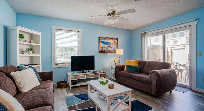 Horizon Breeze - Family Escape - Image 1