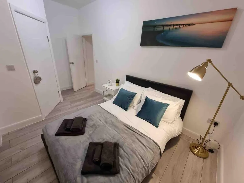 Edgware * Clean Cosy apartment* All En-suite - Image 1