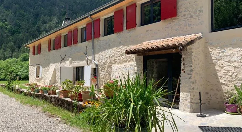 La Bergerie à Menée - Image 1