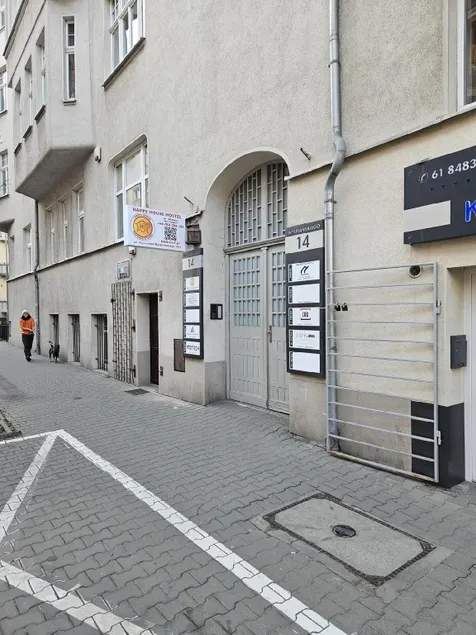 Happy House Hostel - Image 1
