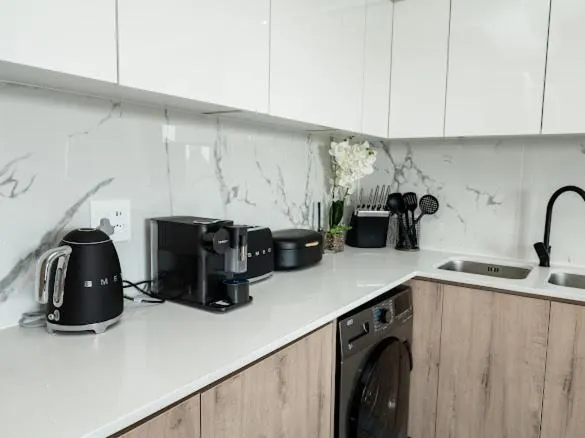 347 Waterfall Penthouse - Image 1
