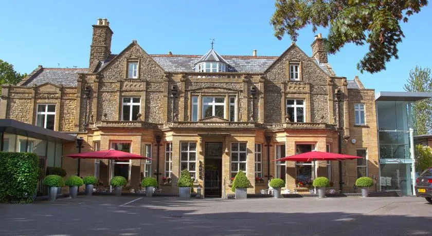 Lanes Hotel - Image 1