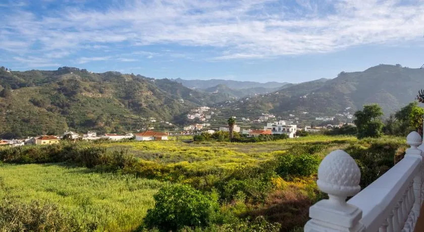 CASA ROSALÍA. APARTAMENTO CON VISTAS A LA MONTAÑA - Image 1