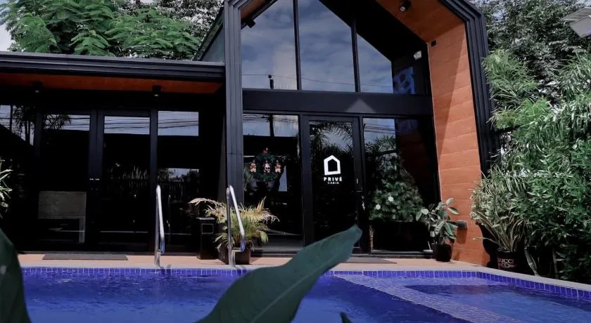 Privé Cabin - Image 1