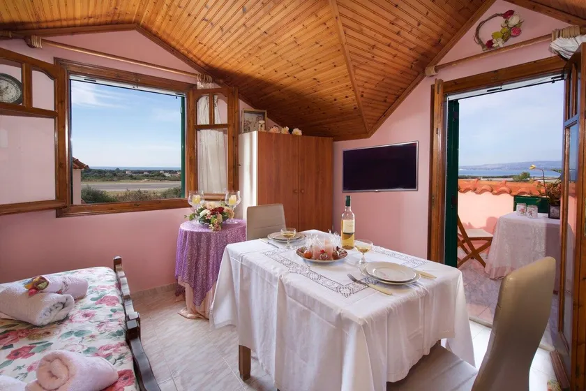 Alkmini sea view studio - Image 1