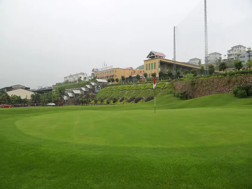 Fuzhou Chuanjie Hotspring and Golf Club Hotel - Image 1