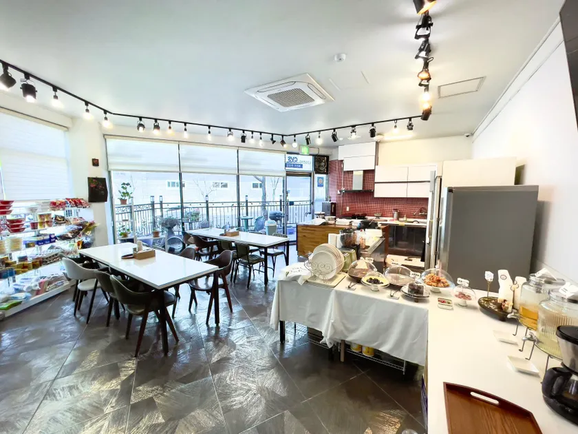 Legend Hotel - Image 1