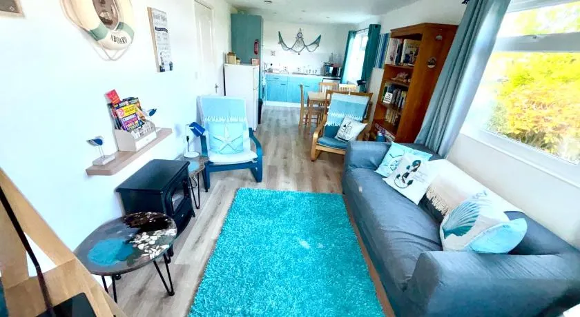 5 Berth Chalet Holiday Apartment in Cornwall - Image 1