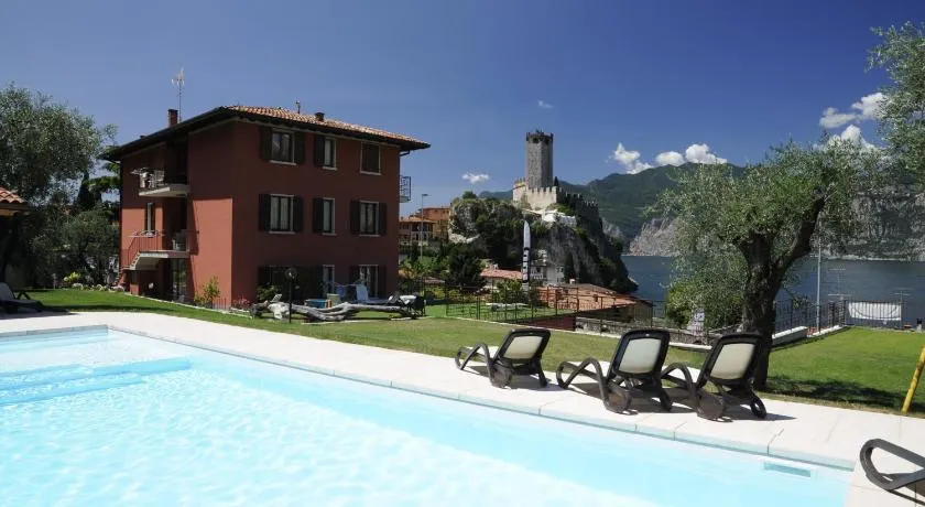 Casa Guarnati Lake View Apartments - Image 1
