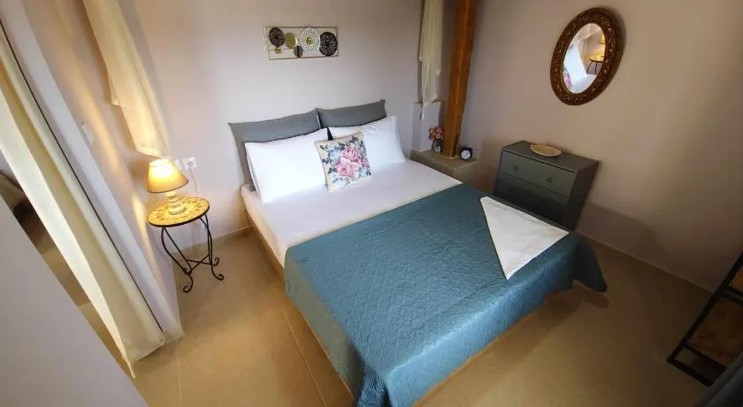 RAVANIS Home - Image 1