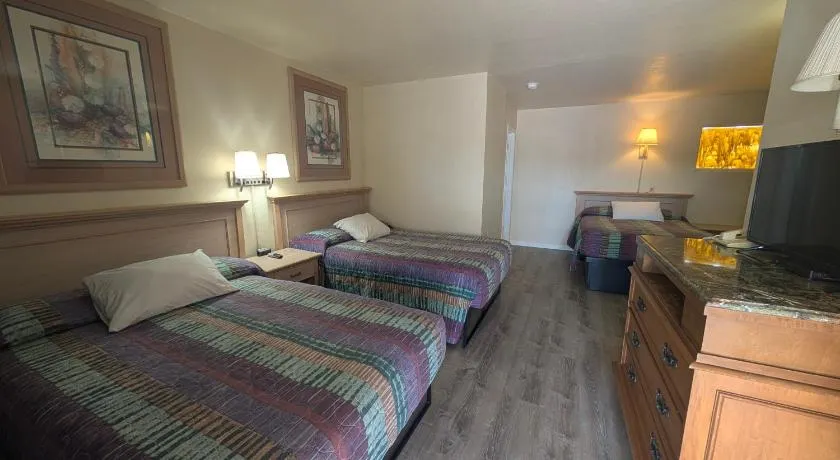 Economy Inn Safford - Image 1