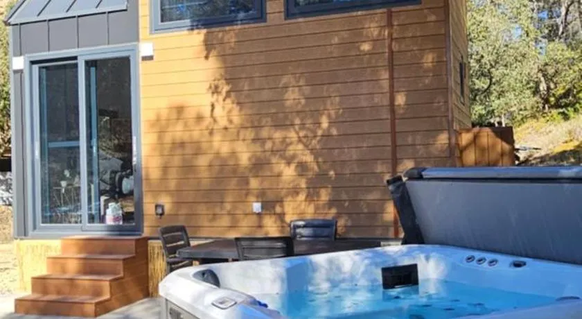 Tiny house avec jacuzzi - Image 1